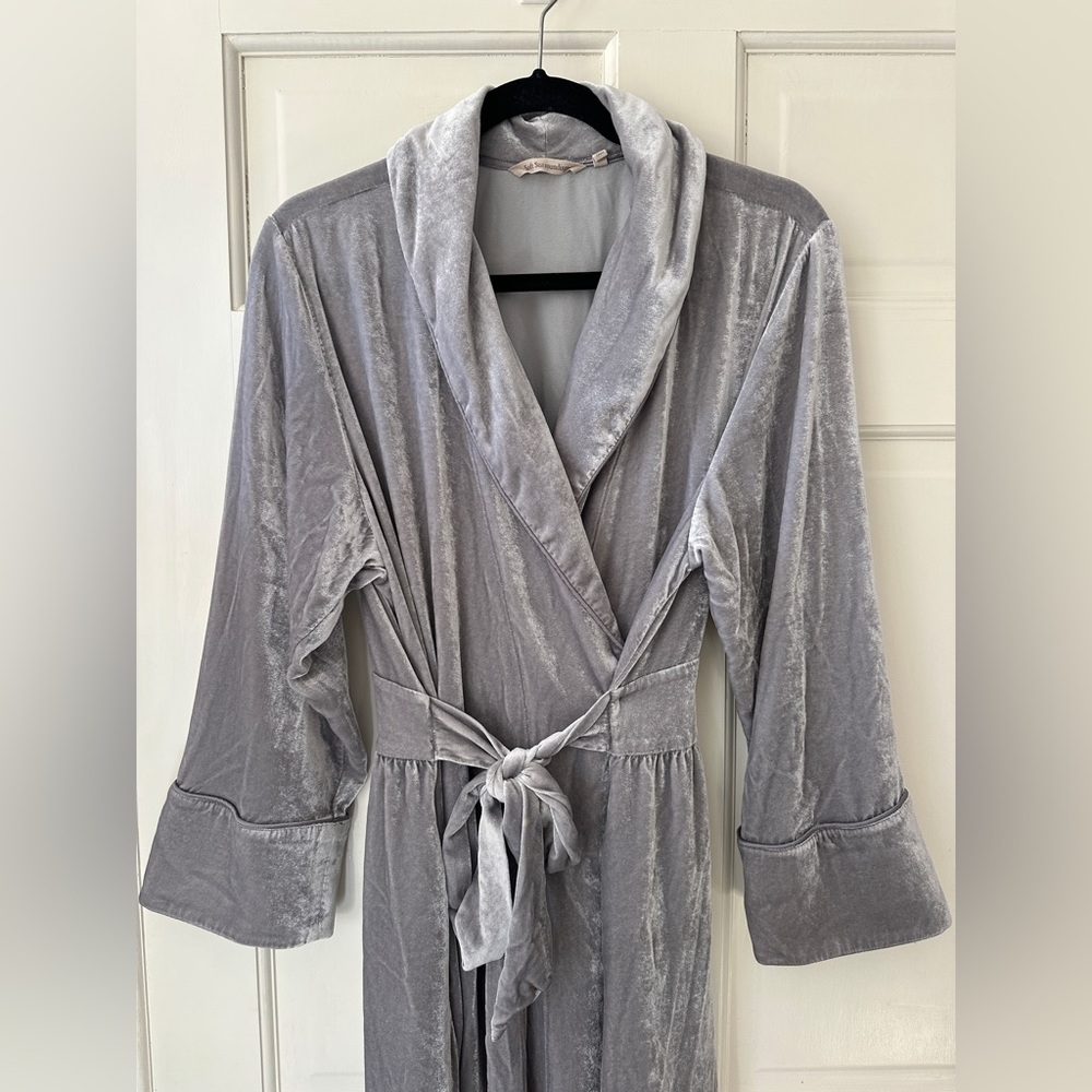 Soft surroundings gray velvet silk blend robe, med - Picture 5 of 8